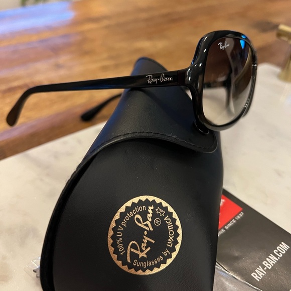 Ray-Ban Black Sunglasses Accessories - Picture 11 of 12